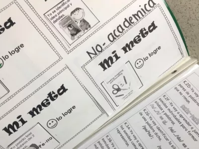 Shot of binders showing Spanish language text
